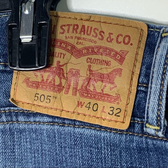 Men’s Levi’s 505 Regular Fit Jeans - Picture 10 of 11